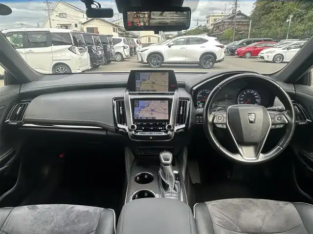 トヨタ クラウン ハイブリッド RS アドバンス 大阪府 2018(平30)年 5.7万km ホワイトパールクリスタルシャイン 純正ナビ（フルセグ/BT/DVD/USB)/サンルーフ/全方位/バックカメラ/ブラインドスポットモニター/デジタルインナーミラー/トヨタセーフティセンス/レーダークルーズコントロール/衝突被害軽減システム/レーンキープアシスト/オートマチックハイビーム/ロードサインアシスト/ヘッドアップディスプレイ/横滑り防止装置/パーキングサポート/コーナーセンサー/パワーシーター/シートヒーター/ステアリングヒーター/シーケンシャルターランプ/パドルシフト/ビルトインETC2.0/ドライブレコーダー/保証書/取扱説明書