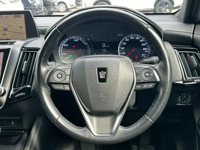 トヨタ クラウン ハイブリッド RS アドバンス 大阪府 2018(平30)年 5.7万km ホワイトパールクリスタルシャイン 純正ナビ（フルセグ/BT/DVD/USB)/サンルーフ/全方位/バックカメラ/ブラインドスポットモニター/デジタルインナーミラー/トヨタセーフティセンス/レーダークルーズコントロール/衝突被害軽減システム/レーンキープアシスト/オートマチックハイビーム/ロードサインアシスト/ヘッドアップディスプレイ/横滑り防止装置/パーキングサポート/コーナーセンサー/パワーシーター/シートヒーター/ステアリングヒーター/シーケンシャルターランプ/パドルシフト/ビルトインETC2.0/ドライブレコーダー/保証書/取扱説明書