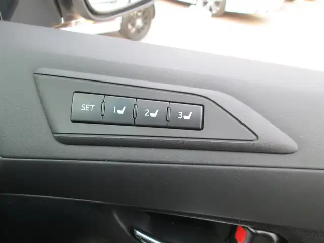 トヨタ ヴェルファイア ハイブリット V Lエディション 道央・札幌 2015(平27)年 3.9万km ホワイトパールクリスタルシャイン ワンオーナー/モデリスタエアロ/メーカーナビ、フルセグTV/JBLサウンドシステム/パノラミックビューモニター/リアエンターテイメントシステム/プリクラッシュセーフティ/ベージュレザーシート/前席パワーシート/シートヒーター/セカンドセミパワーシート/パワーバックドア/LEDヘッドライト&LEDフォグ/純正17インチアルミホイール/ウッドコンビハンドル/ステアリングヒーター/前後ドライブレコーダー/ビルトインETC/新車整備手帳/取扱説明書/スペアキー