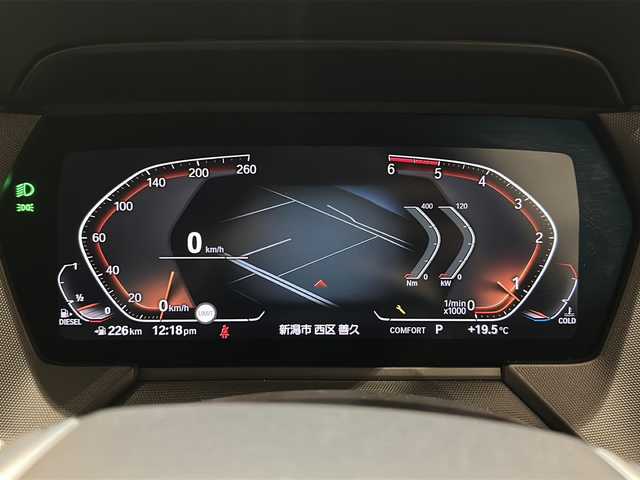 ＢＭＷ １１８ｄ プレイ エディションジョイ+ 新潟県 2020(令2)年 2.2万km サファイアブラックP オプション/コンフォート・パッケージ/-BMW Individual アルミニウムライン/-オートマチックテールゲートオペレーション/-アクティブクルーズコントロール/-イルミネーテッドベルリンインテリアトリム/iDriveナビゲーションパッケージ/-BMWライブコックピット/(マルチディスプレイメーターパネル、HDDナビゲーション)/-インテリジェントパーソナルアシスタント(AI音声会話システム)/-ITSスポット対応DSRC車載器(ルームミラー内蔵ETC)/-BMWコネクテッドドライブプロフェッショナル/ストレージパッケージ/-ストレージコンパートメントパッケージ/(シートバック収納、Type-C USB〔センター・コンソール、リヤ〕、/照明付リング〔センター・コンソール〕)/-ラゲージコンパートメントパッケージ（ストラップ、アディショナルラゲージコンパートメントライト〔左側〕、積載量アップ機能〔リヤ・シート〕)/-ラゲージコンパートメントネット/主要装備/衝突被害軽減ブレーキ/レーンキープアシスト/ブラインドスポットアシスト/純正16インチアルミホイール/LEDヘッドライト/バックカメラ/スマートキー