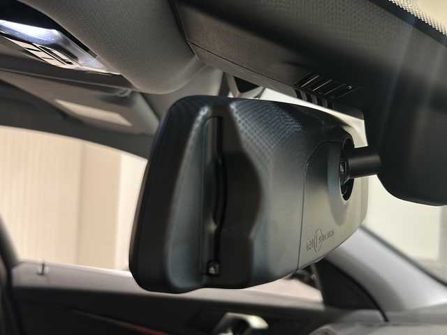 ＢＭＷ １１８ｄ プレイ エディションジョイ+ 新潟県 2020(令2)年 2.2万km サファイアブラックP オプション/コンフォート・パッケージ/-BMW Individual アルミニウムライン/-オートマチックテールゲートオペレーション/-アクティブクルーズコントロール/-イルミネーテッドベルリンインテリアトリム/iDriveナビゲーションパッケージ/-BMWライブコックピット/(マルチディスプレイメーターパネル、HDDナビゲーション)/-インテリジェントパーソナルアシスタント(AI音声会話システム)/-ITSスポット対応DSRC車載器(ルームミラー内蔵ETC)/-BMWコネクテッドドライブプロフェッショナル/ストレージパッケージ/-ストレージコンパートメントパッケージ/(シートバック収納、Type-C USB〔センター・コンソール、リヤ〕、/照明付リング〔センター・コンソール〕)/-ラゲージコンパートメントパッケージ（ストラップ、アディショナルラゲージコンパートメントライト〔左側〕、積載量アップ機能〔リヤ・シート〕)/-ラゲージコンパートメントネット/主要装備/衝突被害軽減ブレーキ/レーンキープアシスト/ブラインドスポットアシスト/純正16インチアルミホイール/LEDヘッドライト/バックカメラ/スマートキー