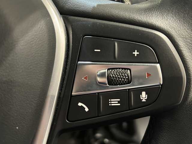 ＢＭＷ １１８ｄ プレイ エディションジョイ+ 新潟県 2020(令2)年 2.2万km サファイアブラックP オプション/コンフォート・パッケージ/-BMW Individual アルミニウムライン/-オートマチックテールゲートオペレーション/-アクティブクルーズコントロール/-イルミネーテッドベルリンインテリアトリム/iDriveナビゲーションパッケージ/-BMWライブコックピット/(マルチディスプレイメーターパネル、HDDナビゲーション)/-インテリジェントパーソナルアシスタント(AI音声会話システム)/-ITSスポット対応DSRC車載器(ルームミラー内蔵ETC)/-BMWコネクテッドドライブプロフェッショナル/ストレージパッケージ/-ストレージコンパートメントパッケージ/(シートバック収納、Type-C USB〔センター・コンソール、リヤ〕、/照明付リング〔センター・コンソール〕)/-ラゲージコンパートメントパッケージ（ストラップ、アディショナルラゲージコンパートメントライト〔左側〕、積載量アップ機能〔リヤ・シート〕)/-ラゲージコンパートメントネット/主要装備/衝突被害軽減ブレーキ/レーンキープアシスト/ブラインドスポットアシスト/純正16インチアルミホイール/LEDヘッドライト/バックカメラ/スマートキー