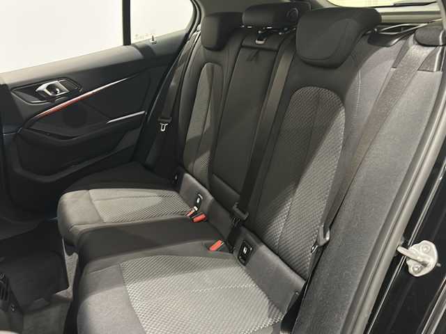 ＢＭＷ １１８ｄ プレイ エディションジョイ+ 新潟県 2020(令2)年 2.2万km サファイアブラックP オプション/コンフォート・パッケージ/-BMW Individual アルミニウムライン/-オートマチックテールゲートオペレーション/-アクティブクルーズコントロール/-イルミネーテッドベルリンインテリアトリム/iDriveナビゲーションパッケージ/-BMWライブコックピット/(マルチディスプレイメーターパネル、HDDナビゲーション)/-インテリジェントパーソナルアシスタント(AI音声会話システム)/-ITSスポット対応DSRC車載器(ルームミラー内蔵ETC)/-BMWコネクテッドドライブプロフェッショナル/ストレージパッケージ/-ストレージコンパートメントパッケージ/(シートバック収納、Type-C USB〔センター・コンソール、リヤ〕、/照明付リング〔センター・コンソール〕)/-ラゲージコンパートメントパッケージ（ストラップ、アディショナルラゲージコンパートメントライト〔左側〕、積載量アップ機能〔リヤ・シート〕)/-ラゲージコンパートメントネット/主要装備/衝突被害軽減ブレーキ/レーンキープアシスト/ブラインドスポットアシスト/純正16インチアルミホイール/LEDヘッドライト/バックカメラ/スマートキー