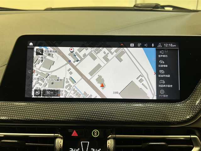 ＢＭＷ １１８ｄ プレイ エディションジョイ+ 新潟県 2020(令2)年 2.2万km サファイアブラックP オプション/コンフォート・パッケージ/-BMW Individual アルミニウムライン/-オートマチックテールゲートオペレーション/-アクティブクルーズコントロール/-イルミネーテッドベルリンインテリアトリム/iDriveナビゲーションパッケージ/-BMWライブコックピット/(マルチディスプレイメーターパネル、HDDナビゲーション)/-インテリジェントパーソナルアシスタント(AI音声会話システム)/-ITSスポット対応DSRC車載器(ルームミラー内蔵ETC)/-BMWコネクテッドドライブプロフェッショナル/ストレージパッケージ/-ストレージコンパートメントパッケージ/(シートバック収納、Type-C USB〔センター・コンソール、リヤ〕、/照明付リング〔センター・コンソール〕)/-ラゲージコンパートメントパッケージ（ストラップ、アディショナルラゲージコンパートメントライト〔左側〕、積載量アップ機能〔リヤ・シート〕)/-ラゲージコンパートメントネット/主要装備/衝突被害軽減ブレーキ/レーンキープアシスト/ブラインドスポットアシスト/純正16インチアルミホイール/LEDヘッドライト/バックカメラ/スマートキー