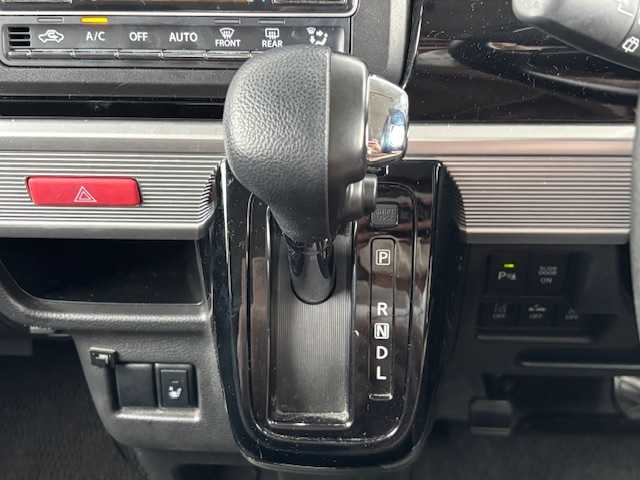 スズキ スペーシア カスタム HYBRID GS 宮城県 2020(令2)年 3万km ピュアホワイトP 登録時走行距離２９７１７ｋｍ/片側パワースライドドア/デュアルセンサーブレーキサポート/純正ナビ/・フルセグ/・Bluetooth/・AUX/・CD/DVD/・FM/AM/ETC/クリアランスソナー/レーンキープアシスト/アイドリングストップ/横滑り防止機能/オートライト/ＬＥＤヘッドライト/シートヒーター/エンジンスターター/プッシュスタート/スマートキー/フォグランプ/ウインカーミラー/ドアバイザー/後席サンシェード/純正フロアマット