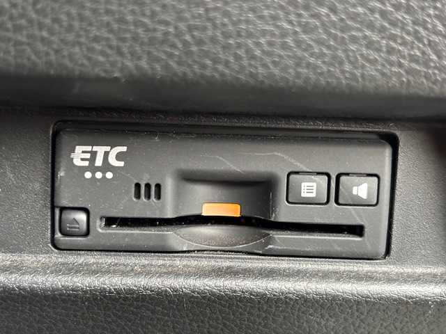 スズキ スペーシア カスタム HYBRID GS 宮城県 2020(令2)年 3万km ピュアホワイトP 登録時走行距離２９７１７ｋｍ/片側パワースライドドア/デュアルセンサーブレーキサポート/純正ナビ/・フルセグ/・Bluetooth/・AUX/・CD/DVD/・FM/AM/ETC/クリアランスソナー/レーンキープアシスト/アイドリングストップ/横滑り防止機能/オートライト/ＬＥＤヘッドライト/シートヒーター/エンジンスターター/プッシュスタート/スマートキー/フォグランプ/ウインカーミラー/ドアバイザー/後席サンシェード/純正フロアマット