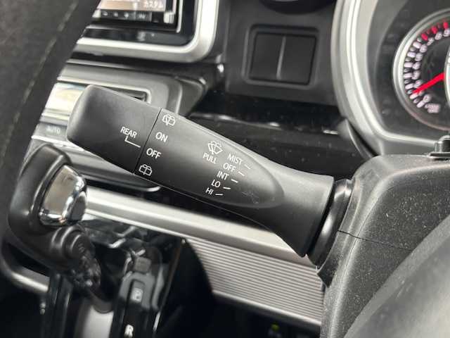 スズキ スペーシア カスタム HYBRID GS 宮城県 2020(令2)年 3万km ピュアホワイトP 登録時走行距離２９７１７ｋｍ/片側パワースライドドア/デュアルセンサーブレーキサポート/純正ナビ/・フルセグ/・Bluetooth/・AUX/・CD/DVD/・FM/AM/ETC/クリアランスソナー/レーンキープアシスト/アイドリングストップ/横滑り防止機能/オートライト/ＬＥＤヘッドライト/シートヒーター/エンジンスターター/プッシュスタート/スマートキー/フォグランプ/ウインカーミラー/ドアバイザー/後席サンシェード/純正フロアマット