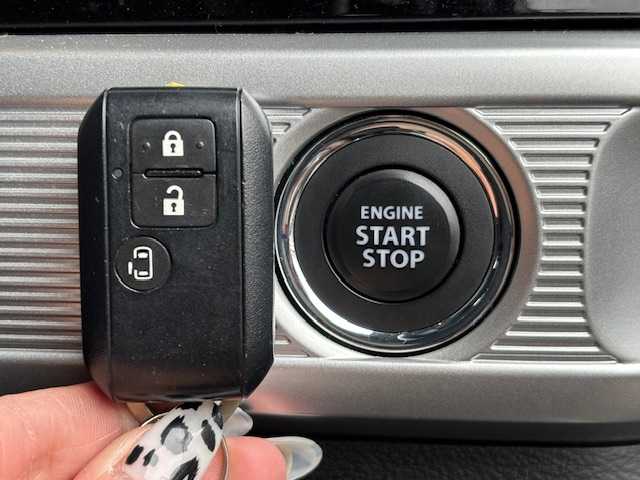 スズキ スペーシア カスタム HYBRID GS 宮城県 2020(令2)年 3万km ピュアホワイトP 登録時走行距離２９７１７ｋｍ/片側パワースライドドア/デュアルセンサーブレーキサポート/純正ナビ/・フルセグ/・Bluetooth/・AUX/・CD/DVD/・FM/AM/ETC/クリアランスソナー/レーンキープアシスト/アイドリングストップ/横滑り防止機能/オートライト/ＬＥＤヘッドライト/シートヒーター/エンジンスターター/プッシュスタート/スマートキー/フォグランプ/ウインカーミラー/ドアバイザー/後席サンシェード/純正フロアマット