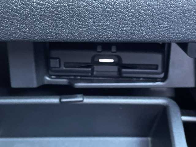 日産 セレナ e－パワー ハイウェイスター V 千葉県 2020(令2)年 3.3万km ブリリアントホワイトパール 純正10インチナビ/(フルセグＴＶ/Bluetooth/CD/DVD/Blu-ray)/全周囲カメラ/ドライブレコーダー前後/ブラインドスポットモニター/パーキングアシスト/衝突被害軽減システム/車線逸脱警報/クルーズコントロール/フリップダウンモニター/ハンズフリー両側オートスライドドア/横滑り防止装置/ビルトインETC/LEDヘッドライト/フォグランプ/オートライト/ウィンカーミラー/電動格納ミラー/純正15インチAW/シートヒーター/シートリフター/ステアリングヒーター/プッシュスタート/スマートキー/フロアマット/スペアキー/取扱説明書