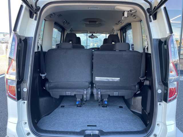 日産 セレナ e－パワー ハイウェイスター V 千葉県 2020(令2)年 3.3万km ブリリアントホワイトパール 純正10インチナビ/(フルセグＴＶ/Bluetooth/CD/DVD/Blu-ray)/全周囲カメラ/ドライブレコーダー前後/ブラインドスポットモニター/パーキングアシスト/衝突被害軽減システム/車線逸脱警報/クルーズコントロール/フリップダウンモニター/ハンズフリー両側オートスライドドア/横滑り防止装置/ビルトインETC/LEDヘッドライト/フォグランプ/オートライト/ウィンカーミラー/電動格納ミラー/純正15インチAW/シートヒーター/シートリフター/ステアリングヒーター/プッシュスタート/スマートキー/フロアマット/スペアキー/取扱説明書