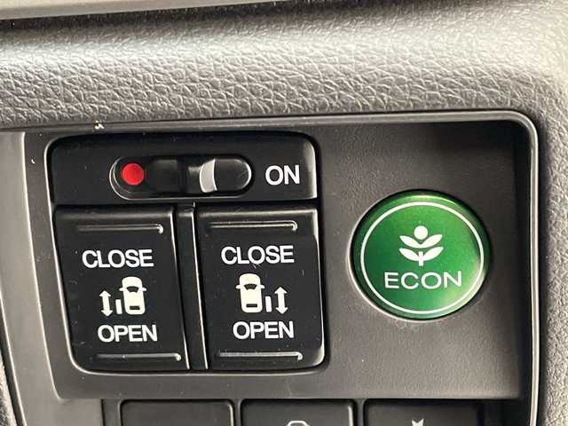 ホンダ オデッセイ ハイブリッド アブソルート・EXホンダセンジング 愛知県 2016(平28)年 5.5万km ホワイトオーキッドパール 純正ナビ/フリップダウンモニター/両側パワースライドドア/レーダークルーズコントロール/バックカメラ/パワーシート/純正アルミホイール/LEDヘッドライト/レーンキープアシスト/ドライブレコーダー/衝突軽減システム/フルセグ/CD DVD/Bluetooth/ステアリングスイッチ/スマートキー/プッシュスタート