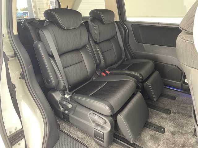 ホンダ オデッセイ ハイブリッド アブソルート・EXホンダセンジング 愛知県 2016(平28)年 5.5万km ホワイトオーキッドパール 純正ナビ/フリップダウンモニター/両側パワースライドドア/レーダークルーズコントロール/バックカメラ/パワーシート/純正アルミホイール/LEDヘッドライト/レーンキープアシスト/ドライブレコーダー/衝突軽減システム/フルセグ/CD DVD/Bluetooth/ステアリングスイッチ/スマートキー/プッシュスタート