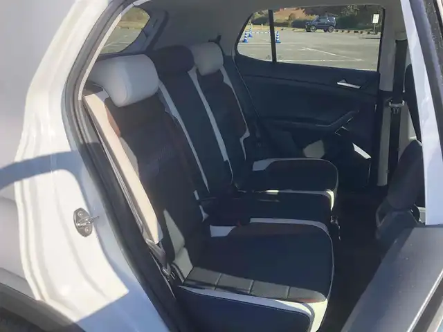 フォルクスワーゲン Ｔ－クロス TSI 1stプラス 福岡県 2020(令2)年 5万km ピュアホワイト 純正ナビ/　フルセグTV/CD/DVD/Bluetooth/バックカメラ/前後ドライブレコーダー/ACC（アダプティブクルーズコントロール）/エマージェンシーブレーキアシスト/パーキングアシスト/レーンキープアシスト/ブラインドスポットディテクション/パドルシフト/アイドリングストップ/ウィンカーミラー/純正フロアマット/ハーフレザーシート/プッシュスタート/ETC/LEDヘッドライト/置くだけ充電/ルーフレール/取扱説明書