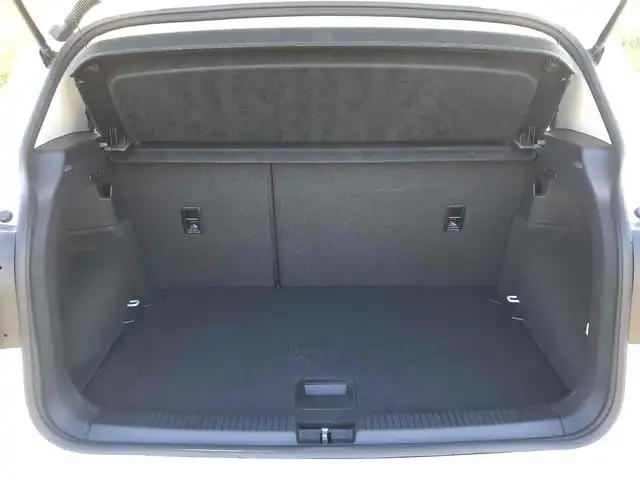 フォルクスワーゲン Ｔ－クロス TSI 1stプラス 福岡県 2020(令2)年 5万km ピュアホワイト 純正ナビ/　フルセグTV/CD/DVD/Bluetooth/バックカメラ/前後ドライブレコーダー/ACC（アダプティブクルーズコントロール）/エマージェンシーブレーキアシスト/パーキングアシスト/レーンキープアシスト/ブラインドスポットディテクション/パドルシフト/アイドリングストップ/ウィンカーミラー/純正フロアマット/ハーフレザーシート/プッシュスタート/ETC/LEDヘッドライト/置くだけ充電/ルーフレール/取扱説明書