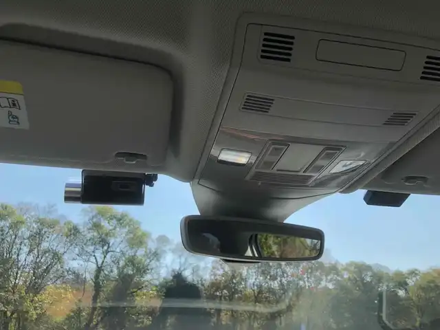 フォルクスワーゲン Ｔ－クロス TSI 1stプラス 福岡県 2020(令2)年 5万km ピュアホワイト 純正ナビ/　フルセグTV/CD/DVD/Bluetooth/バックカメラ/前後ドライブレコーダー/ACC（アダプティブクルーズコントロール）/エマージェンシーブレーキアシスト/パーキングアシスト/レーンキープアシスト/ブラインドスポットディテクション/パドルシフト/アイドリングストップ/ウィンカーミラー/純正フロアマット/ハーフレザーシート/プッシュスタート/ETC/LEDヘッドライト/置くだけ充電/ルーフレール/取扱説明書