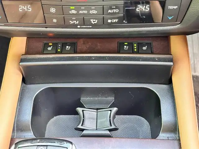 レクサス ＧＳ 450h バージョンL 宮城県 2012(平24)年 8.7万km ソニックシルバー ミリ波レーダー方式プリクラッシュセーフティシステム/レーダークルーズコントロール/オートマチックハイビーム/クリアランスソナー/ヘッドアップディスプレイ/パワートランクリッド/＝＝＝/ワンオーナー/純正HDDナビ/・Bluetooth/・フルセグTV/・CD/DVD/ETC/運転席・助手席 ベンチレーション機能 (送風機能)/運転席・助手席 シートヒーター/パワーシート/シートメモリー/NAVI・AI-AVS (電子制御サスペンション)/12.3インチワイドディスプレイナビゲーション/LEDヘッドランプ /LEDフロントフォグランプ/社外18インチAW/撥水機能付スーパーUV・IRカットガラス (フロントドア)/雨滴感知式オートワイパー /オート電動格納式ドアミラー/セミアニリン本革シート/後席シートヒーター/後席オーディオ＆エアコンコントロールパネル/電動リヤウインドゥサンシェード/リヤドアサンシェード/後席空間検知センサー /10エアバッグシステム