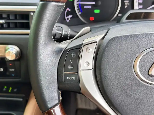 レクサス ＧＳ 450h バージョンL 宮城県 2012(平24)年 8.7万km ソニックシルバー ミリ波レーダー方式プリクラッシュセーフティシステム/レーダークルーズコントロール/オートマチックハイビーム/クリアランスソナー/ヘッドアップディスプレイ/パワートランクリッド/＝＝＝/ワンオーナー/純正HDDナビ/・Bluetooth/・フルセグTV/・CD/DVD/ETC/運転席・助手席 ベンチレーション機能 (送風機能)/運転席・助手席 シートヒーター/パワーシート/シートメモリー/NAVI・AI-AVS (電子制御サスペンション)/12.3インチワイドディスプレイナビゲーション/LEDヘッドランプ /LEDフロントフォグランプ/社外18インチAW/撥水機能付スーパーUV・IRカットガラス (フロントドア)/雨滴感知式オートワイパー /オート電動格納式ドアミラー/セミアニリン本革シート/後席シートヒーター/後席オーディオ＆エアコンコントロールパネル/電動リヤウインドゥサンシェード/リヤドアサンシェード/後席空間検知センサー /10エアバッグシステム