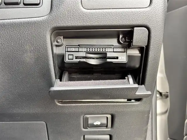 レクサス ＧＳ 450h バージョンL 宮城県 2012(平24)年 8.7万km ソニックシルバー ミリ波レーダー方式プリクラッシュセーフティシステム/レーダークルーズコントロール/オートマチックハイビーム/クリアランスソナー/ヘッドアップディスプレイ/パワートランクリッド/＝＝＝/ワンオーナー/純正HDDナビ/・Bluetooth/・フルセグTV/・CD/DVD/ETC/運転席・助手席 ベンチレーション機能 (送風機能)/運転席・助手席 シートヒーター/パワーシート/シートメモリー/NAVI・AI-AVS (電子制御サスペンション)/12.3インチワイドディスプレイナビゲーション/LEDヘッドランプ /LEDフロントフォグランプ/社外18インチAW/撥水機能付スーパーUV・IRカットガラス (フロントドア)/雨滴感知式オートワイパー /オート電動格納式ドアミラー/セミアニリン本革シート/後席シートヒーター/後席オーディオ＆エアコンコントロールパネル/電動リヤウインドゥサンシェード/リヤドアサンシェード/後席空間検知センサー /10エアバッグシステム