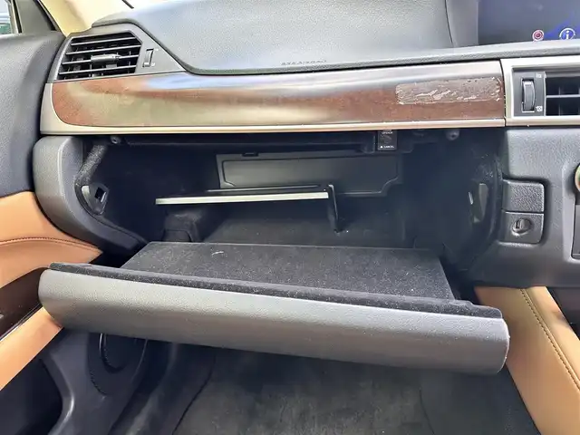 レクサス ＧＳ 450h バージョンL 宮城県 2012(平24)年 8.7万km ソニックシルバー ミリ波レーダー方式プリクラッシュセーフティシステム/レーダークルーズコントロール/オートマチックハイビーム/クリアランスソナー/ヘッドアップディスプレイ/パワートランクリッド/＝＝＝/ワンオーナー/純正HDDナビ/・Bluetooth/・フルセグTV/・CD/DVD/ETC/運転席・助手席 ベンチレーション機能 (送風機能)/運転席・助手席 シートヒーター/パワーシート/シートメモリー/NAVI・AI-AVS (電子制御サスペンション)/12.3インチワイドディスプレイナビゲーション/LEDヘッドランプ /LEDフロントフォグランプ/社外18インチAW/撥水機能付スーパーUV・IRカットガラス (フロントドア)/雨滴感知式オートワイパー /オート電動格納式ドアミラー/セミアニリン本革シート/後席シートヒーター/後席オーディオ＆エアコンコントロールパネル/電動リヤウインドゥサンシェード/リヤドアサンシェード/後席空間検知センサー /10エアバッグシステム