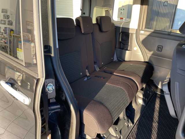 トヨタ ルーミー カスタムG 愛知県 2022(令4)年 1.9万km ブラックマイカメタリック 純正ナビ/両側パワースライドドア/レーダークルーズコントロール/シートヒーター/フルセグ/バックカメラ/純正アルミホイール/ＥＴＣ/ドライブレコーダー/ステアリングスイッチ/スマートキー/プッシュスタート