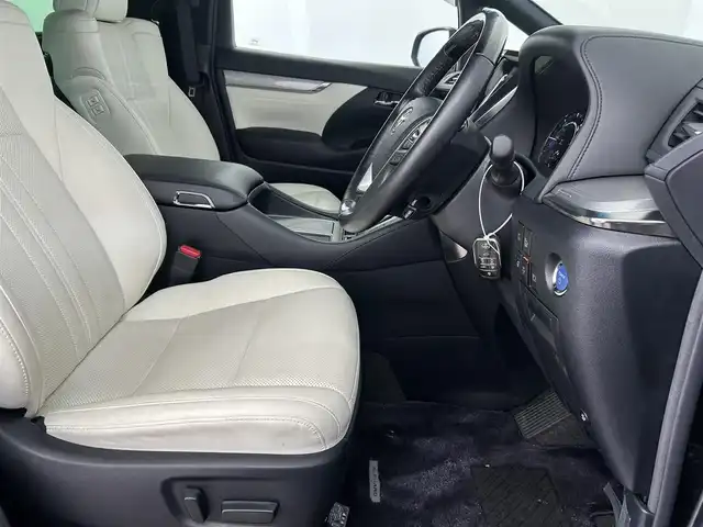 トヨタ アルファードハイブリット エグゼクティブ ラウンジ S 千葉県 2019(平31)年 1.4万km スパークリングブラックパールクリスタルシャイン 禁煙車/4WD/メーカーナビ/・型式510315/・CD/DVD/BT/BD/フルセグ/JBLサウンド/プリクラッシュセーフティ/レーントレーシングアシスト/クリアランスソナー/パーキングサポートブレーキ/レーダークルーズコントロール/両側パワースライドドア/パワーバックドア/レザーシート/前席パワーシート/１、２列目席シートヒーター/１、２列目席シートベンチレーション/純正フリップダウンモニター/デジタルインナールームミラー/全方位カメラ/ステアリングヒーター/LEDヘッドライト/オートハイビーム/フォグライト/AC100V1500W電源/スマートキー/クリアランスソナー/ビルトインETC2.0