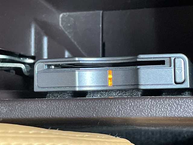 ダイハツ コペン ローブ 茨城県 2015(平27)年 3万km ブライトシルバーメタリック 社外SDナビ(Bluetooth/CD/DVD/フルセグTV)/ETC/横滑り防止装置/LEDオートライト/MTモード付AT/冷房AAC/アイドリングストップ/スマートキー/純正フロアマット/シートヒーター/レザーシート/社外16インチアルミホイール