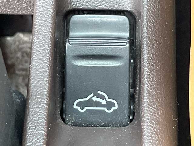 ダイハツ コペン ローブ 茨城県 2015(平27)年 3万km ブライトシルバーメタリック 社外SDナビ(Bluetooth/CD/DVD/フルセグTV)/ETC/横滑り防止装置/LEDオートライト/MTモード付AT/冷房AAC/アイドリングストップ/スマートキー/純正フロアマット/シートヒーター/レザーシート/社外16インチアルミホイール