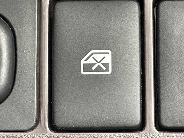 ダイハツ コペン ローブ 茨城県 2015(平27)年 3万km ブライトシルバーメタリック 社外SDナビ(Bluetooth/CD/DVD/フルセグTV)/ETC/横滑り防止装置/LEDオートライト/MTモード付AT/冷房AAC/アイドリングストップ/スマートキー/純正フロアマット/シートヒーター/レザーシート/社外16インチアルミホイール