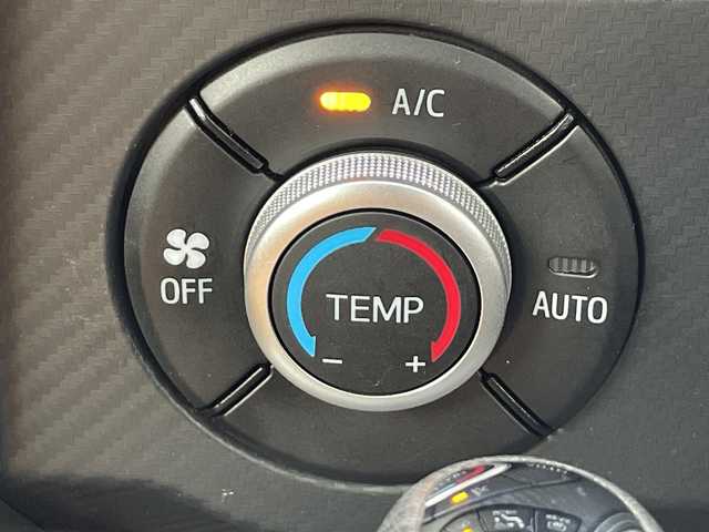 ダイハツ コペン ローブ 茨城県 2015(平27)年 3万km ブライトシルバーメタリック 社外SDナビ(Bluetooth/CD/DVD/フルセグTV)/ETC/横滑り防止装置/LEDオートライト/MTモード付AT/冷房AAC/アイドリングストップ/スマートキー/純正フロアマット/シートヒーター/レザーシート/社外16インチアルミホイール