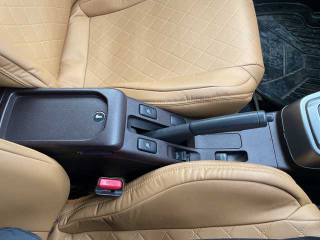 ダイハツ コペン ローブ 茨城県 2015(平27)年 3万km ブライトシルバーメタリック 社外SDナビ(Bluetooth/CD/DVD/フルセグTV)/ETC/横滑り防止装置/LEDオートライト/MTモード付AT/冷房AAC/アイドリングストップ/スマートキー/純正フロアマット/シートヒーター/レザーシート/社外16インチアルミホイール