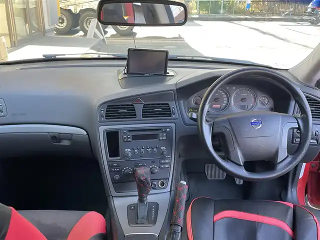 ボルボ Ｖ７０ 兵庫県 2006(平18)年 12.6万km ルビーレッドパール 社外ポータブルナビ・ワンセグ/純正オーディオ・CD・FM・AM/ETC/バックカメラ/シートヒーター/リモコンキー×1/ウィンターモード/社外フロアマット