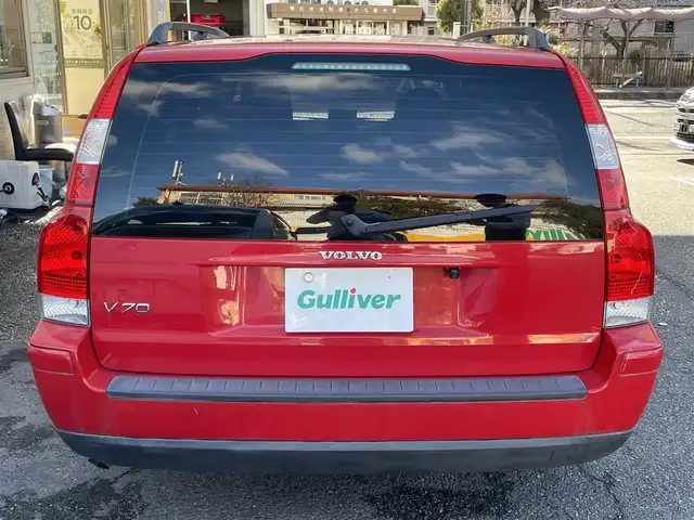 ボルボ Ｖ７０ 兵庫県 2006(平18)年 12.6万km ルビーレッドパール 社外ポータブルナビ・ワンセグ/純正オーディオ・CD・FM・AM/ETC/バックカメラ/シートヒーター/リモコンキー×1/ウィンターモード/社外フロアマット