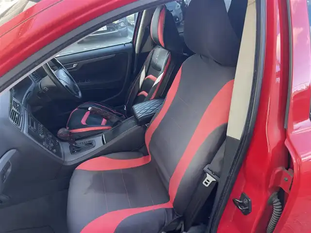 ボルボ Ｖ７０ 兵庫県 2006(平18)年 12.6万km ルビーレッドパール 社外ポータブルナビ・ワンセグ/純正オーディオ・CD・FM・AM/ETC/バックカメラ/シートヒーター/リモコンキー×1/ウィンターモード/社外フロアマット