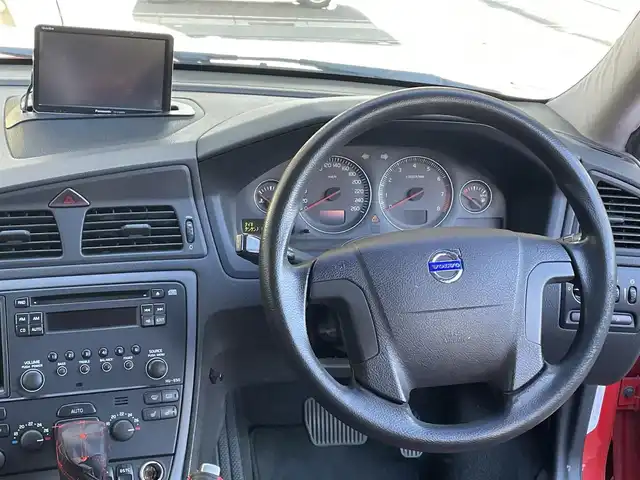 ボルボ Ｖ７０ 兵庫県 2006(平18)年 12.6万km ルビーレッドパール 社外ポータブルナビ・ワンセグ/純正オーディオ・CD・FM・AM/ETC/バックカメラ/シートヒーター/リモコンキー×1/ウィンターモード/社外フロアマット