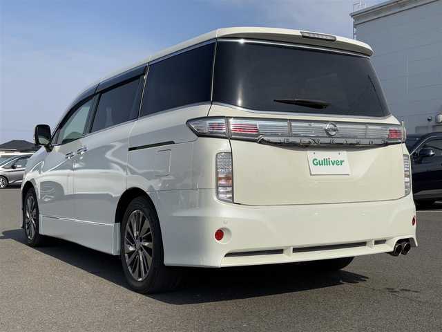 日産 エルグランド ライダー 大阪府 2018(平30)年 6.9万km ブリリアントホワイトパール ・純正ナビ(CD.DVD.BT)/・フルセグテレビ/・全周囲カメラ/・コーナーセンサー/・フリップダウンモニター/・両側パワースライドドア/・ETC/・AC100V/・ハーフレザーシート/・ロールシェード/・純正ホイール