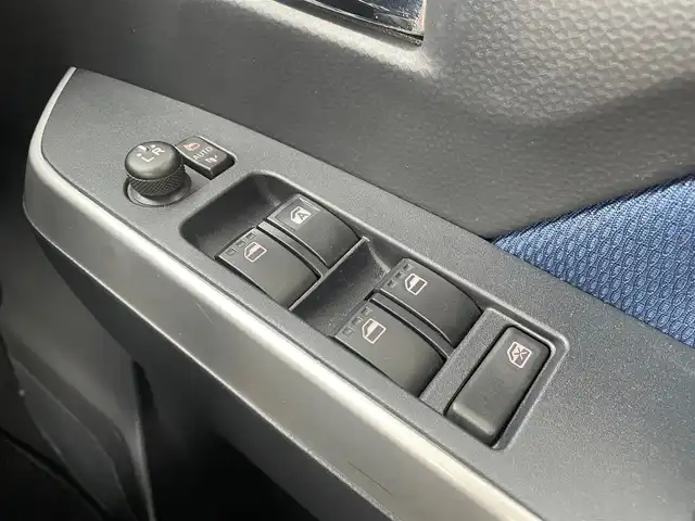 トヨタ ルーミー カスタムG－T 埼玉県 2018(平30)年 4.2万km パールホワイトⅢ /純正メモリナビ//ワンセグTV//全方位カメラ//CD/Bluetooth//両側パワースライドドア//クルーズコントロール//ビルトインETC//スマートキー×2//LEDヘッドライト//LEDフォグランプ//衝突軽減ブレーキ//車線逸脱警報//Wエアバッグ&ABS//横滑り防止装置//前後ドライブレコーダー(SD欠)//オートライト//革巻きステアリング//プライバシーガラス//ドアバイザー//純正15インチAW//新車時保証書//取扱説明書//ナビ取説