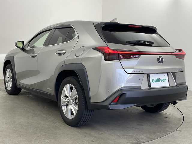 レクサス ＵＸ 250h バージョンC 兵庫県 2020(令2)年 4.4万km ソニックチタニウム ・純正ナビ＆TV＆BT＆CD＆DVD＆USB＆AUX/・全方位カメラ/・LEXUSsafety/・レーダークルーズコントロール/・BSM/・ビルトインETC2.0/・前後ドライブレコーダー/・革シート/・パワーシート/・シートヒーター/・メモリーシート/・ステアリングヒーター/・パドルシフト/・LEDオートライト/・フォグランプ/・オートマチックハイビーム/・純正17インチAW/・純正フロアマット/・防眩ミラー/・スペアキー