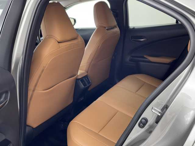 レクサス ＵＸ 250h バージョンC 兵庫県 2020(令2)年 4.4万km ソニックチタニウム ・純正ナビ＆TV＆BT＆CD＆DVD＆USB＆AUX/・全方位カメラ/・LEXUSsafety/・レーダークルーズコントロール/・BSM/・ビルトインETC2.0/・前後ドライブレコーダー/・革シート/・パワーシート/・シートヒーター/・メモリーシート/・ステアリングヒーター/・パドルシフト/・LEDオートライト/・フォグランプ/・オートマチックハイビーム/・純正17インチAW/・純正フロアマット/・防眩ミラー/・スペアキー