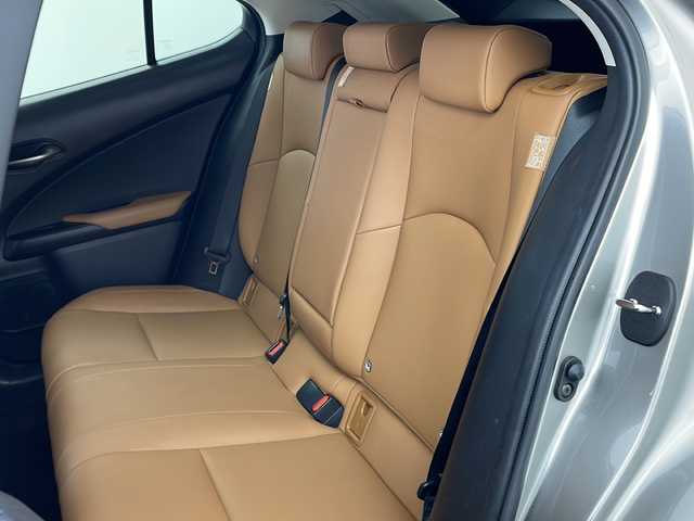 レクサス ＵＸ 250h バージョンC 兵庫県 2020(令2)年 4.4万km ソニックチタニウム ・純正ナビ＆TV＆BT＆CD＆DVD＆USB＆AUX/・全方位カメラ/・LEXUSsafety/・レーダークルーズコントロール/・BSM/・ビルトインETC2.0/・前後ドライブレコーダー/・革シート/・パワーシート/・シートヒーター/・メモリーシート/・ステアリングヒーター/・パドルシフト/・LEDオートライト/・フォグランプ/・オートマチックハイビーム/・純正17インチAW/・純正フロアマット/・防眩ミラー/・スペアキー