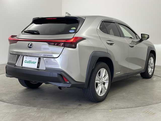 レクサス ＵＸ 250h バージョンC 兵庫県 2020(令2)年 4.4万km ソニックチタニウム ・純正ナビ＆TV＆BT＆CD＆DVD＆USB＆AUX/・全方位カメラ/・LEXUSsafety/・レーダークルーズコントロール/・BSM/・ビルトインETC2.0/・前後ドライブレコーダー/・革シート/・パワーシート/・シートヒーター/・メモリーシート/・ステアリングヒーター/・パドルシフト/・LEDオートライト/・フォグランプ/・オートマチックハイビーム/・純正17インチAW/・純正フロアマット/・防眩ミラー/・スペアキー