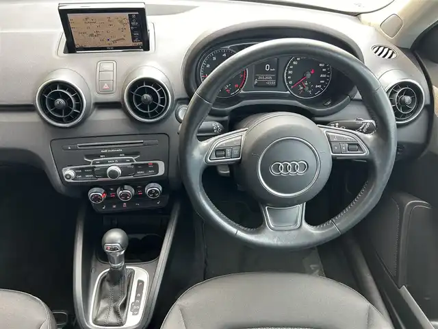 アウディ Ａ１ SB 1．0TFSI 福島県 2018(平30)年 2.9万km ミトスブラックメタリック ターボ/純正ナビゲーション/【CD/BT/TV】/ETC/アイドリングストップ/HIDオートライト/純正フロアマット
