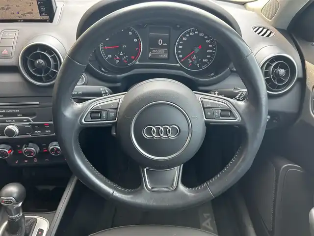 アウディ Ａ１ SB 1．0TFSI 福島県 2018(平30)年 2.9万km ミトスブラックメタリック ターボ/純正ナビゲーション/【CD/BT/TV】/ETC/アイドリングストップ/HIDオートライト/純正フロアマット