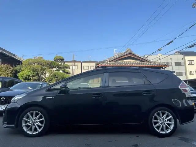 トヨタ プリウス α S ツーリングセレクション 大阪府 2015(平27)年 12.8万km アティチュードブラックマイカ (株)IDOMが運営する【じしゃロン東大阪店】の自社ローン専用車両になります。こちらは現金またはオートローンご利用時の価格です。自社ローンご希望の方は別途その旨お申付け下さい/後期型/純正SDナビ【NSZT-W64】/フルセグTV/バックカメラ/LEDヘッドライト/スマートキー＆プッシュスタート/ビルトインETC/純正17インチアルミ/取説＆保証書