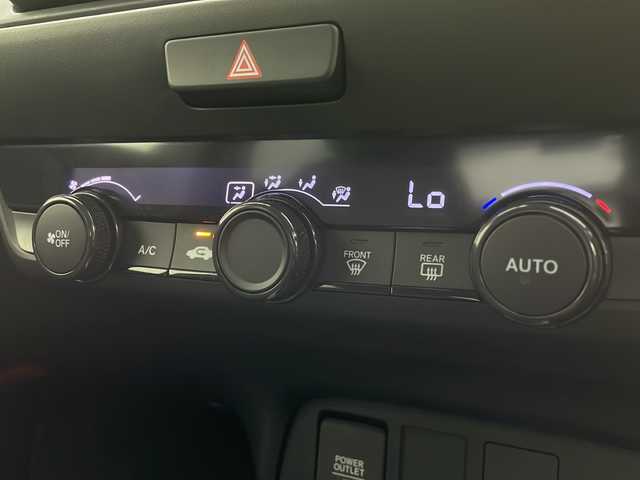 ホンダ フィット e:HEVベーシック 千葉県 2023(令5)年 1万km クリスタルブラックパール Honda SENSING/・衝突軽減ブレーキ/・先行車発進お知らせ機能/・路外逸脱制御機能/・標識認識機能/・レーダークルーズコントロール/・車線維持支援/・誤発進抑制機能/・後方誤発進抑制機能/純正8インチインターナビ/・フルセグTV/・Bluetooth接続/・CD/DVD再生機能/バックカメラ/スマートキー/前後コーナーセンサー/LEDヘッドライト/