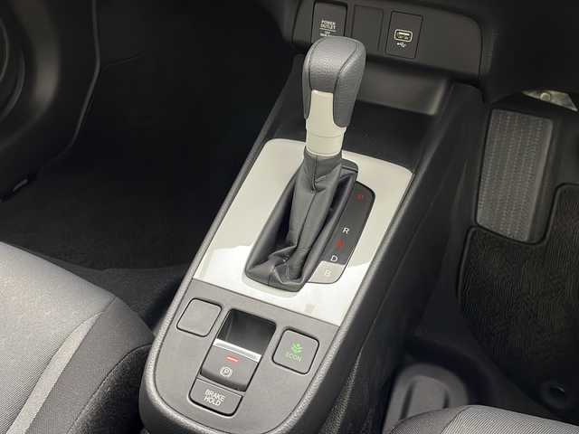 ホンダ フィット e:HEVベーシック 千葉県 2023(令5)年 1万km クリスタルブラックパール Honda SENSING/・衝突軽減ブレーキ/・先行車発進お知らせ機能/・路外逸脱制御機能/・標識認識機能/・レーダークルーズコントロール/・車線維持支援/・誤発進抑制機能/・後方誤発進抑制機能/純正8インチインターナビ/・フルセグTV/・Bluetooth接続/・CD/DVD再生機能/バックカメラ/スマートキー/前後コーナーセンサー/LEDヘッドライト/