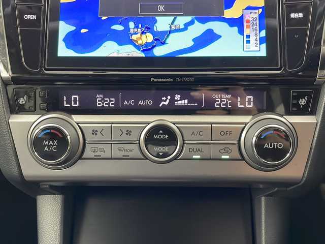 スバル アウトバック ベース 道央・札幌 2016(平28)年 5.9万km クリスタルブラックシリカ ・４WD /アイサイトVer3/・レーダークルーズコントロール/・ブラインドスポットモニター/・アクティブレーンキープ/・純正ナビ（CN-LR820D）/・Bluetooth/CD/DVD/USB/・AUX/SD/フルセグTV/・バックカメラ/・パドルシフト/ステアリングヒーター/・全席シートヒーター/レザーシート/・パワーシート運転席/助手席/・パワーバックドア/・スマートキー/スペアキー１本/・横滑り防止装置/・盗難防止装置/・アイドリングストップ/・ETC/・社外ドライブレコーダー前後（CSD-790FHG）