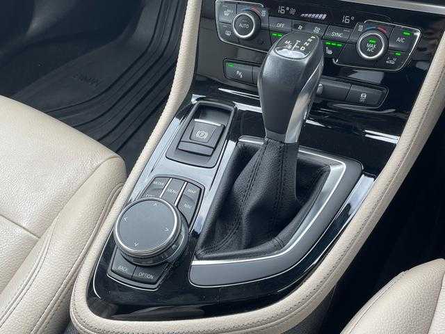 ＢＭＷ ２１８ｄ アクティブツアラー ラグジュアリー 埼玉県 2019(平31)年 5.9万km 黒 白革　/アドバンスアクティブセーフティＰ　/パーキングサポートＰ　/コンフォートＰ　/シートヒーター　/パワーバックドア/ドライビングアシストプラス　/パークアシスト　/ヘッドアップディスプレイ