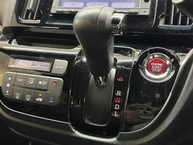 ホンダ Ｎ ＷＧＮ カスタム G SSパッケージ 三重県 2017(平29)年 4.6万km プレミアムホワイトパールⅡ ガソリン/FF/インパネCVT/純正 7インチナビ VXM-174VFXi/（CD/DVD/FM/AM/TV/iPod/SD/USB/Bluetooth/TI/VTR/AUX）/バックカメラ/ドライブレコーダー 前方/ビルトイン ETC/安全/・近距離衝突軽減ブレーキ［CTBA］/・VSA（ABS＋TCS＋横すべり抑制）/・SRS サイド＆カーテンエアバッグ/装備/・オートエアコン/・オートライト/・キセノンヘッドライト/・LEDフロントフォグランプ/・USBジャック（充電用x2、入力対応x1）/・電動格納ドアミラー（ウインカー付）/・純正 14inAW/・スマートキーx2/・保/取/ナビ取/など