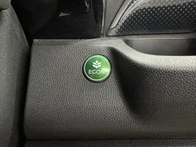 ホンダ Ｎ ＷＧＮ カスタム G SSパッケージ 三重県 2017(平29)年 4.6万km プレミアムホワイトパールⅡ ガソリン/FF/インパネCVT/純正 7インチナビ VXM-174VFXi/（CD/DVD/FM/AM/TV/iPod/SD/USB/Bluetooth/TI/VTR/AUX）/バックカメラ/ドライブレコーダー 前方/ビルトイン ETC/安全/・近距離衝突軽減ブレーキ［CTBA］/・VSA（ABS＋TCS＋横すべり抑制）/・SRS サイド＆カーテンエアバッグ/装備/・オートエアコン/・オートライト/・キセノンヘッドライト/・LEDフロントフォグランプ/・USBジャック（充電用x2、入力対応x1）/・電動格納ドアミラー（ウインカー付）/・純正 14inAW/・スマートキーx2/・保/取/ナビ取/など