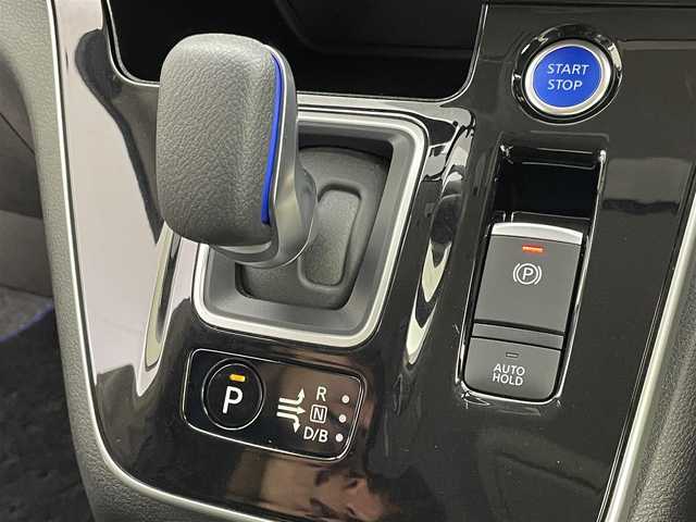 日産 セレナ e－パワー ハイウェイスター V 茨城県 2020(令2)年 1.2万km ダイヤモンドブラック 純正10型ナビ/全方位カメラ/フルセグ/純正フリップダウンモニター/プロパイロット/衝突被害軽減ブレーキ/車線逸脱抑制装置/オートマチックハイビーム/ソナー/BSI/両側電動スライドドア/ETC2.0/ドラレコ/純正16インチAW/LEDヘッドライト/スマートキー